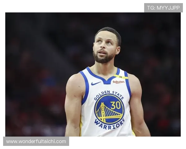 库里谈勇士新赛季心态称建队方向积极合理并坦言喜欢球队现阶段位置